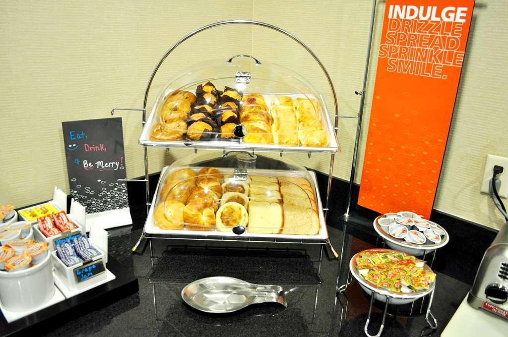 Hampton Inn & Suites Bay City Restaurang bild